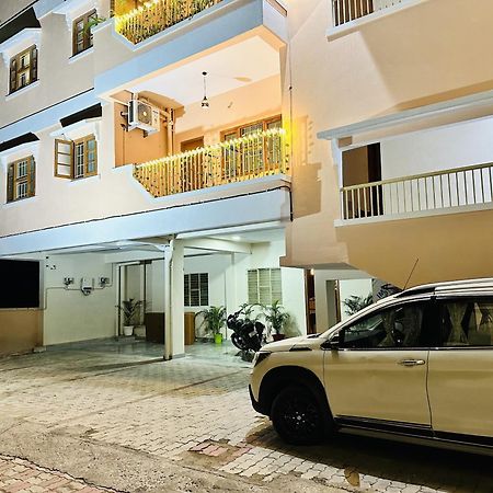 Zoomstay - 3Bhk Apartments فاراناسي المظهر الخارجي الصورة