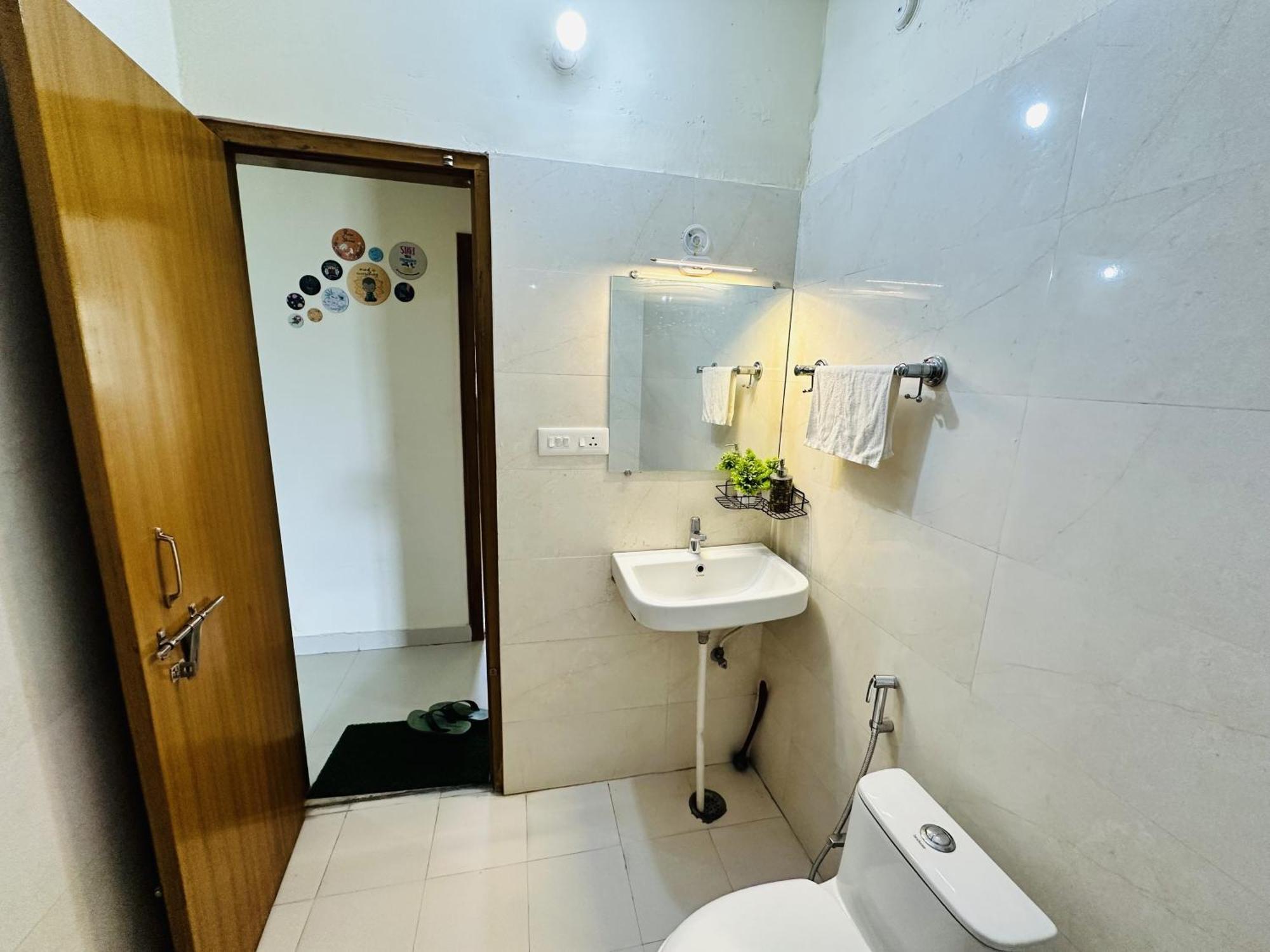Zoomstay - 3Bhk Apartments فاراناسي المظهر الخارجي الصورة